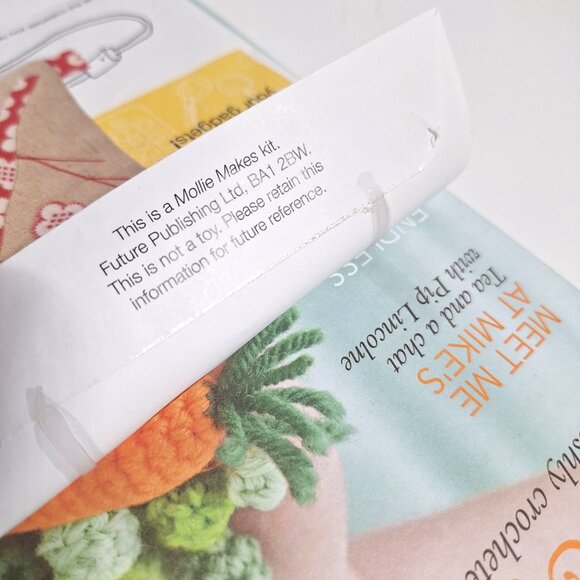 Mollie Makes UK Magazine Issue 5 2011 Crochet Vegetables Linen Kit Retro Craft - Picture 2 of 13